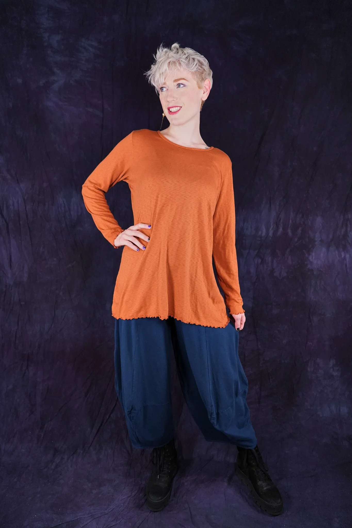 1611 Simple Tee Ember
