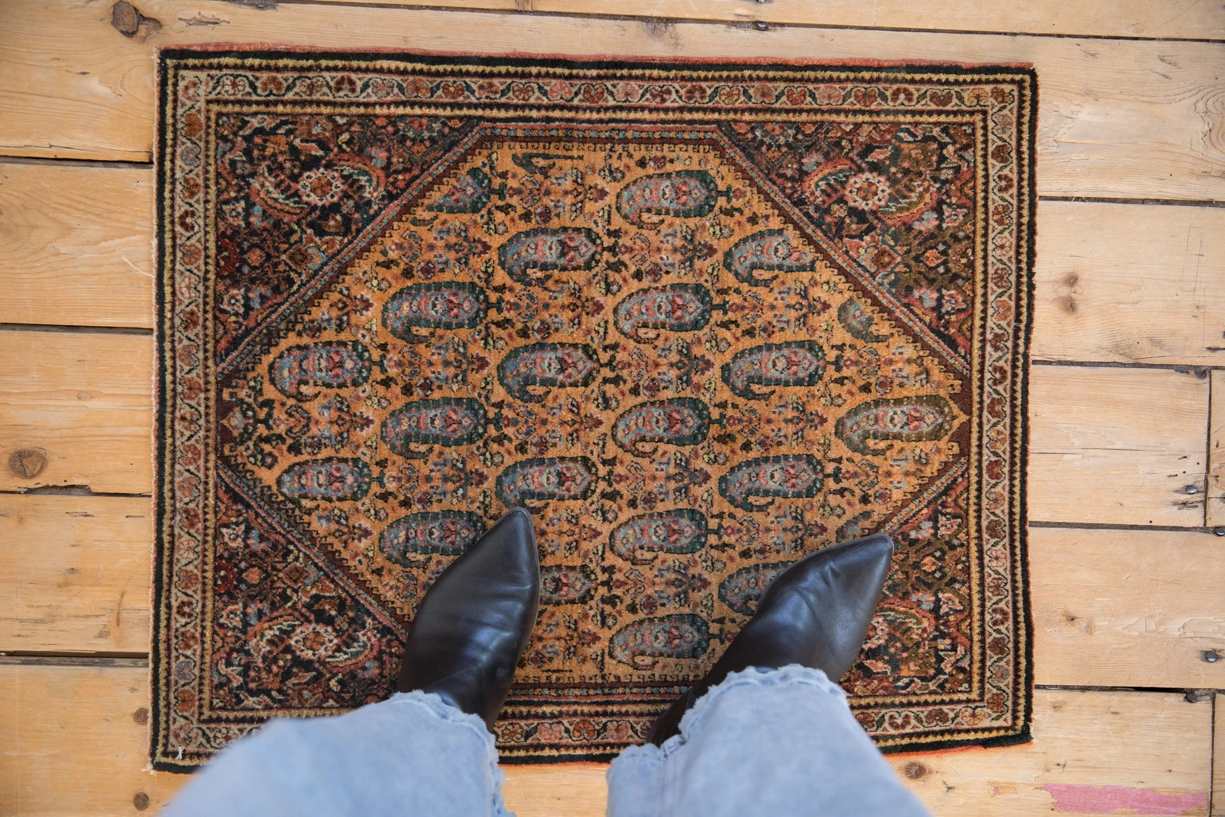 2x2.5 Vintage Fine Sarouk Square Rug Mat