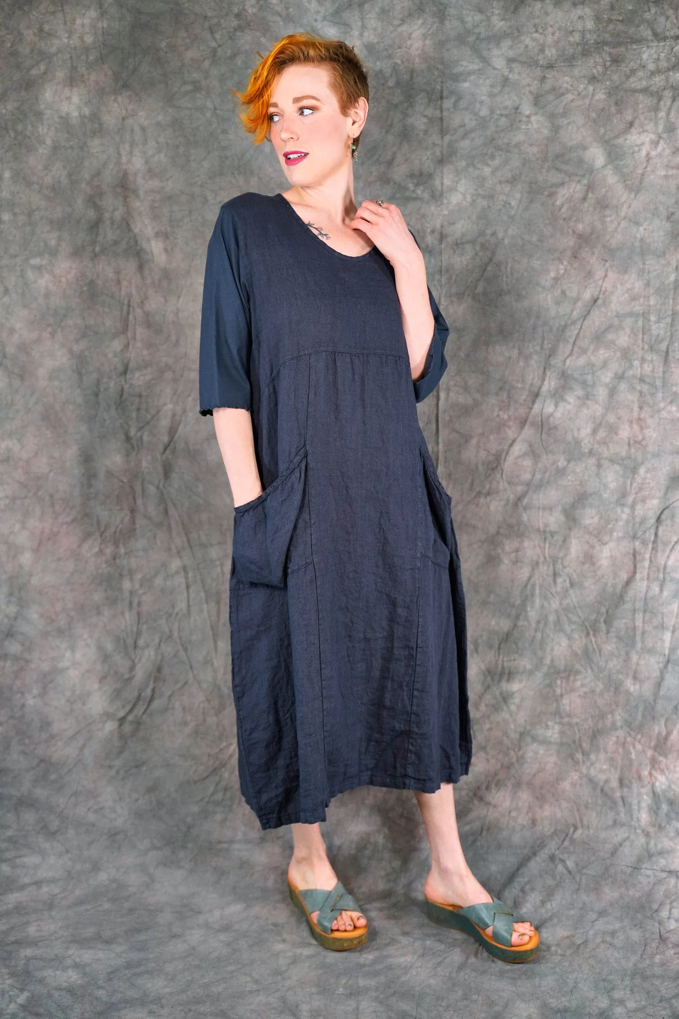 7214 The Linen Dress Shadow-U