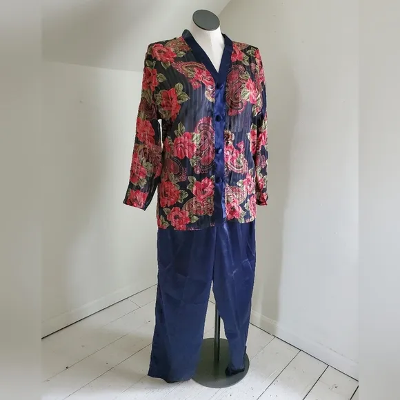 90s Vintage Gold Label Victoria's Secret Satin Floral Pajama Pants &amp; Top Set