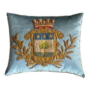 Antique European Crest Embroidery (#E090424 | 19 x 23")