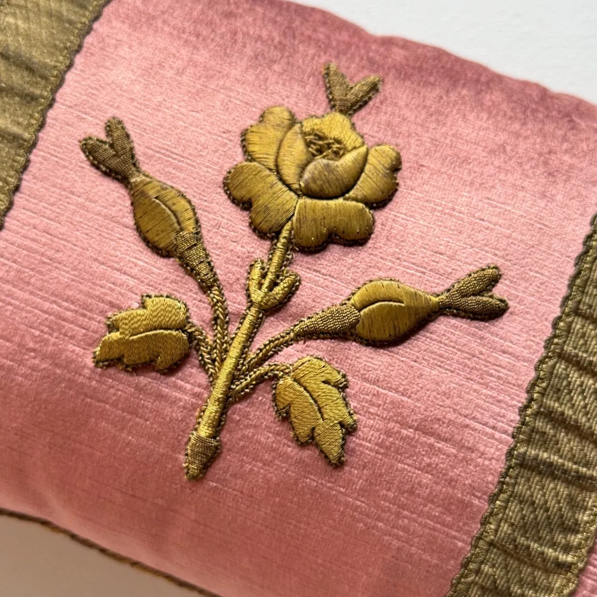 Antique European Raised Gold Metallic(#E040524A&B | 11 x 17")