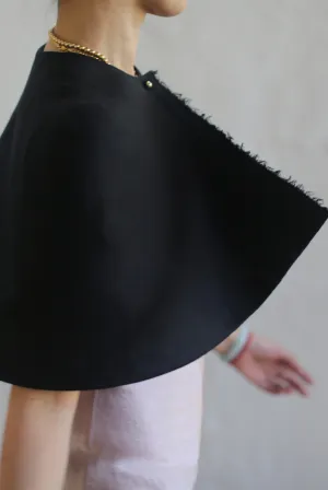 Capelet | Black