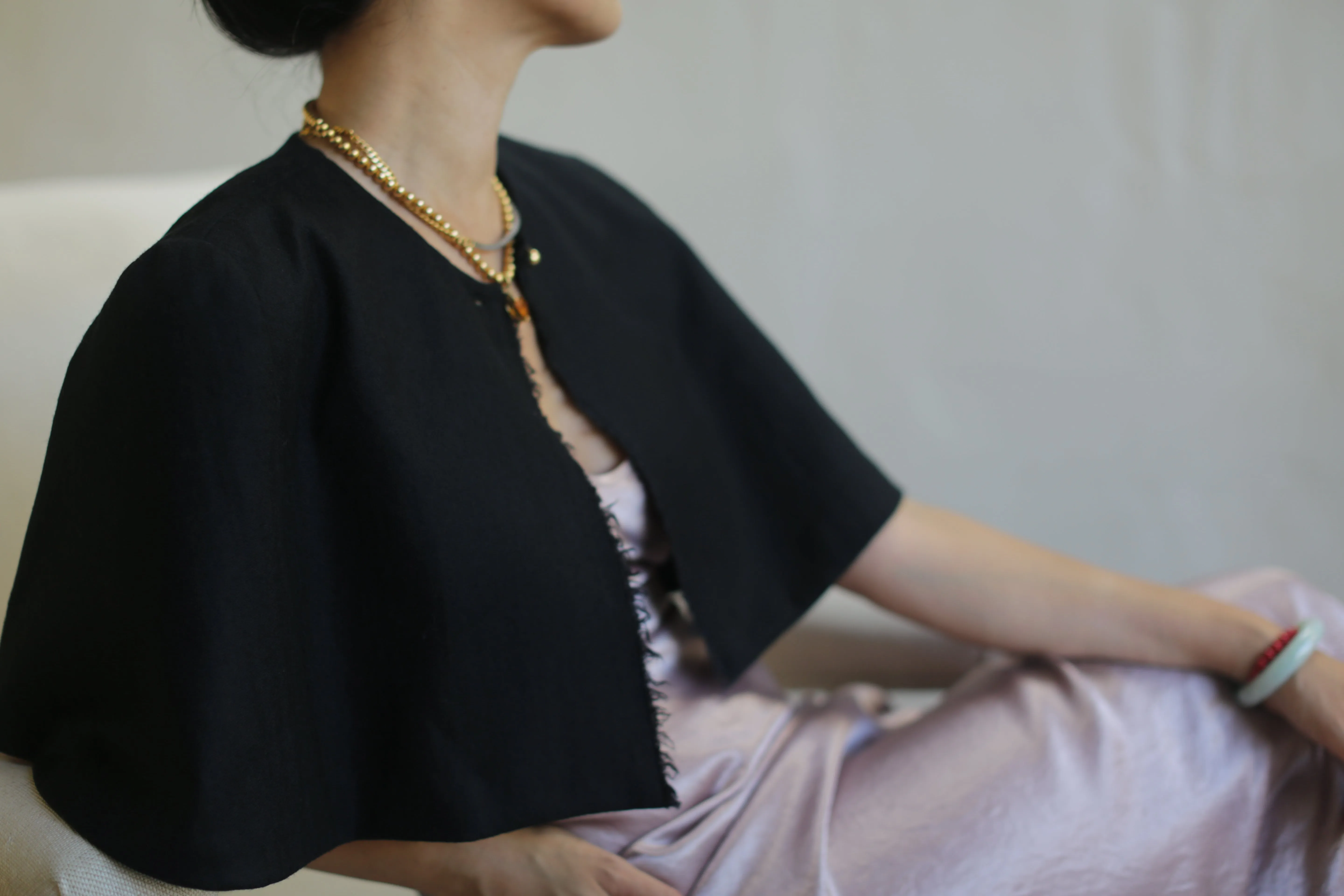 Capelet | Black
