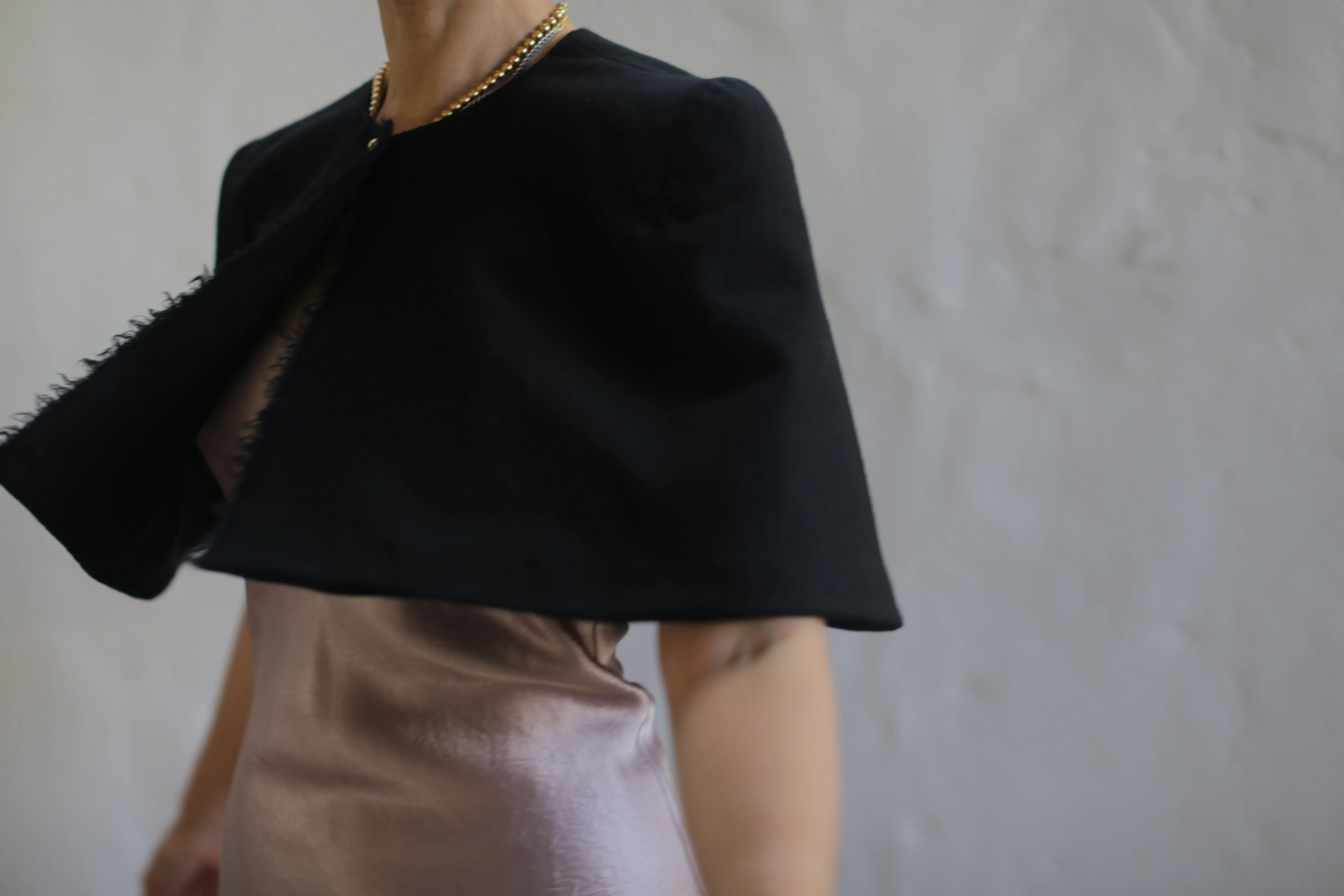 Capelet | Black