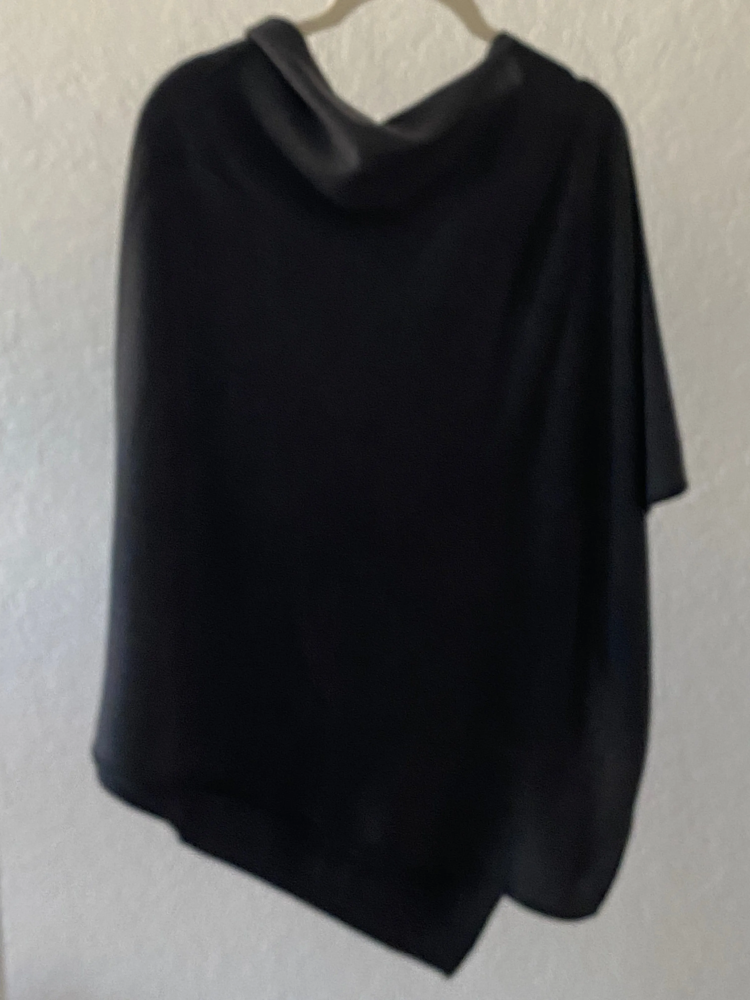 Cashmere Poncho Essential