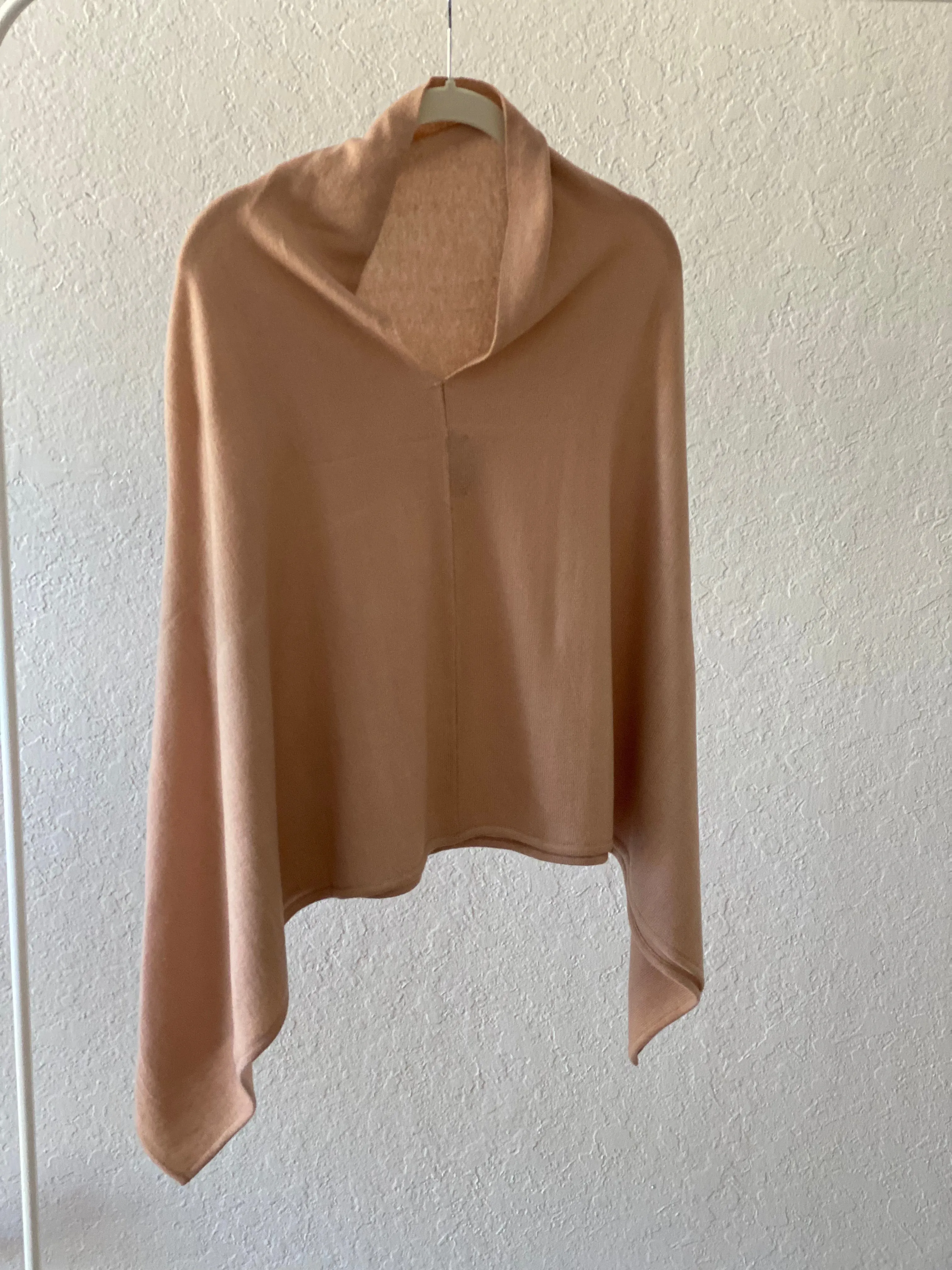 Cashmere Poncho Essential