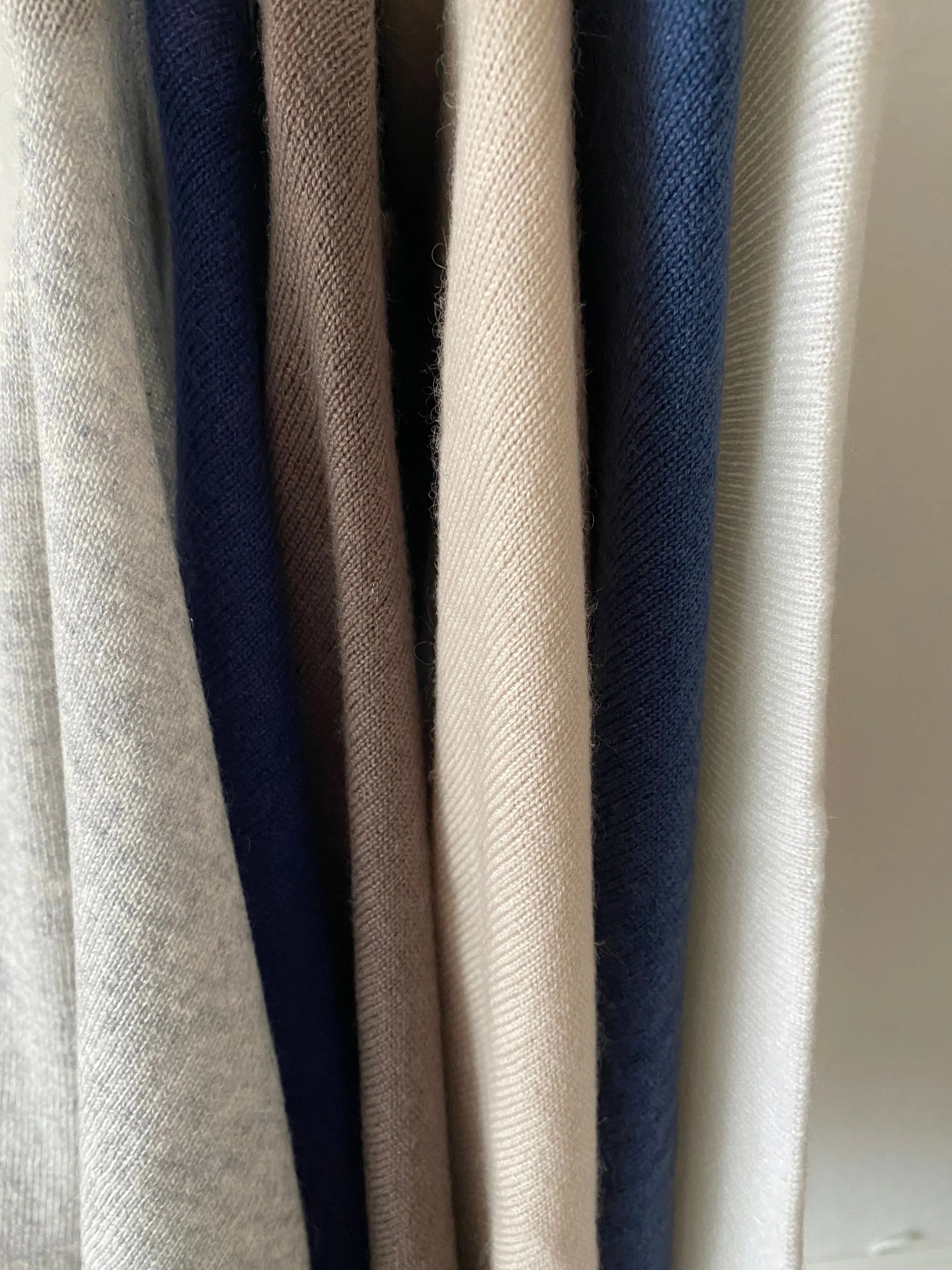 Cashmere Poncho Essential