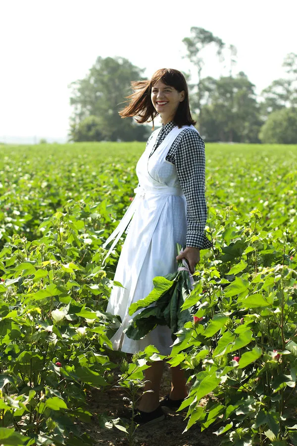 CUISINE APRON DRESS IN WHITE LINEN