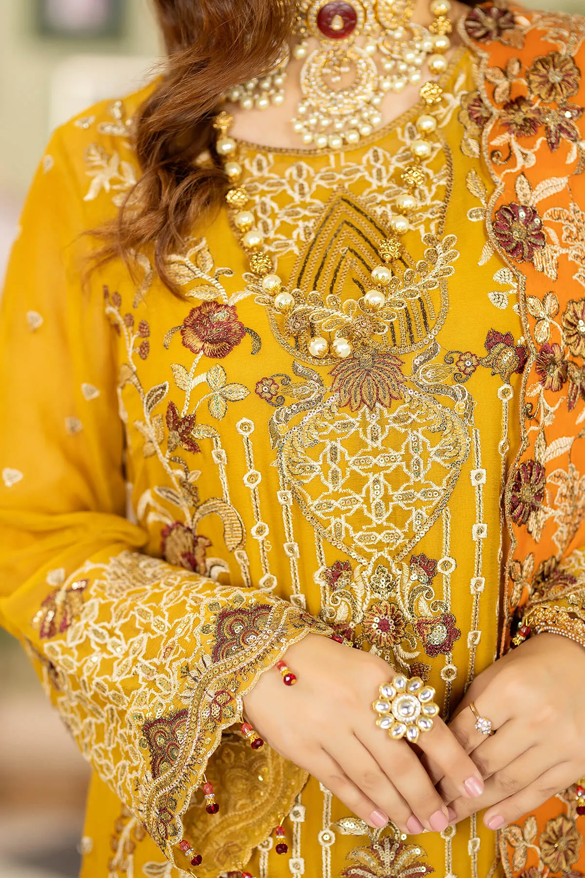 Embroidered Pakistani Salwar Kameez Dupatta in Chiffon