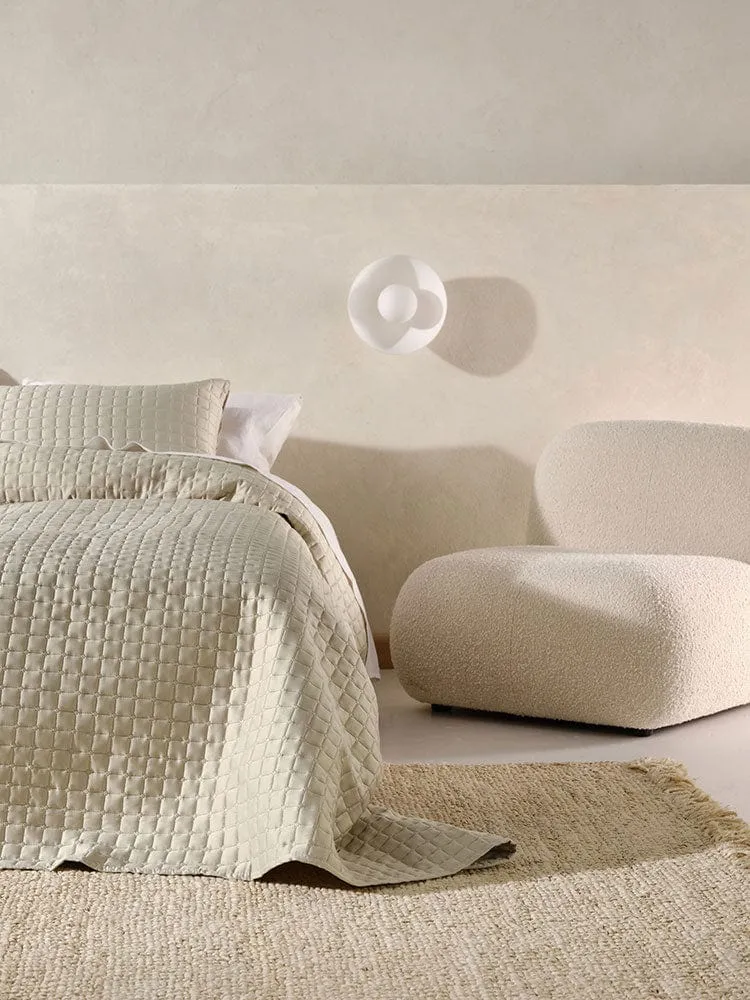 Linen House Verona Champagne 270x270cm Queen Coverlet Set