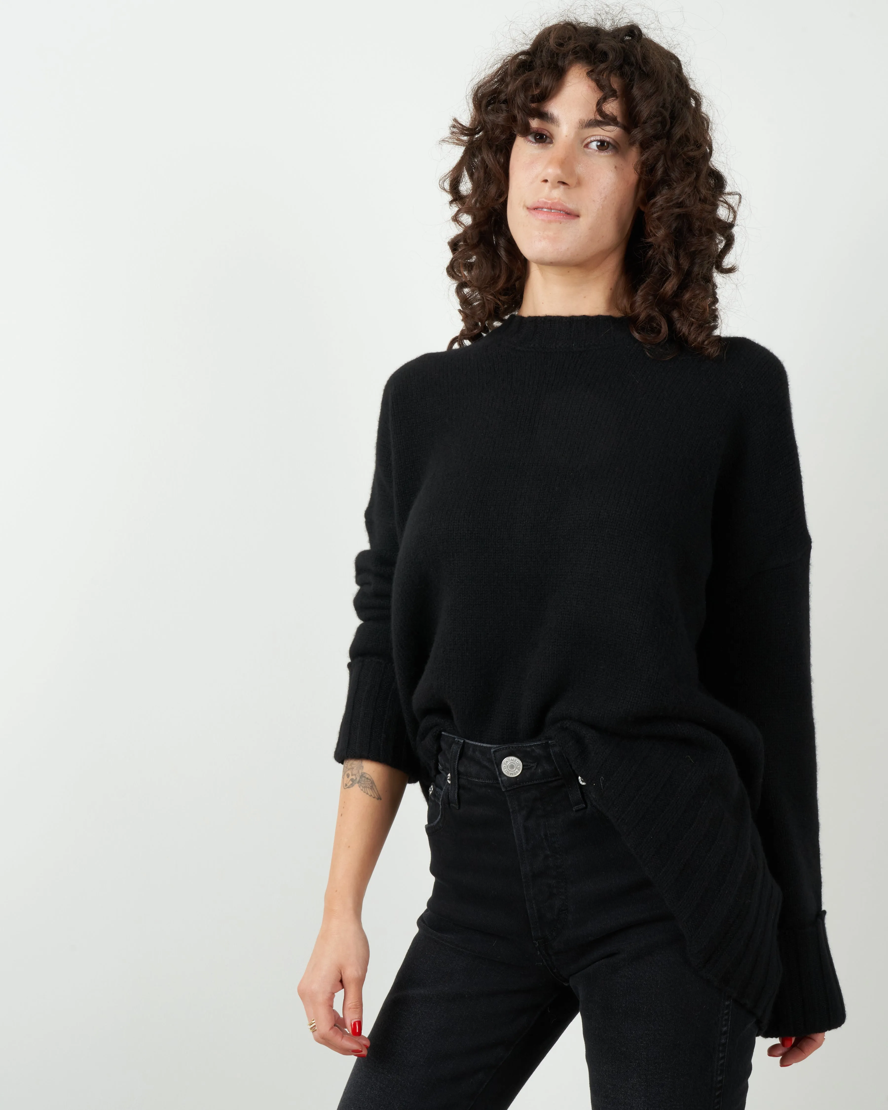 mila cashmere crew - black