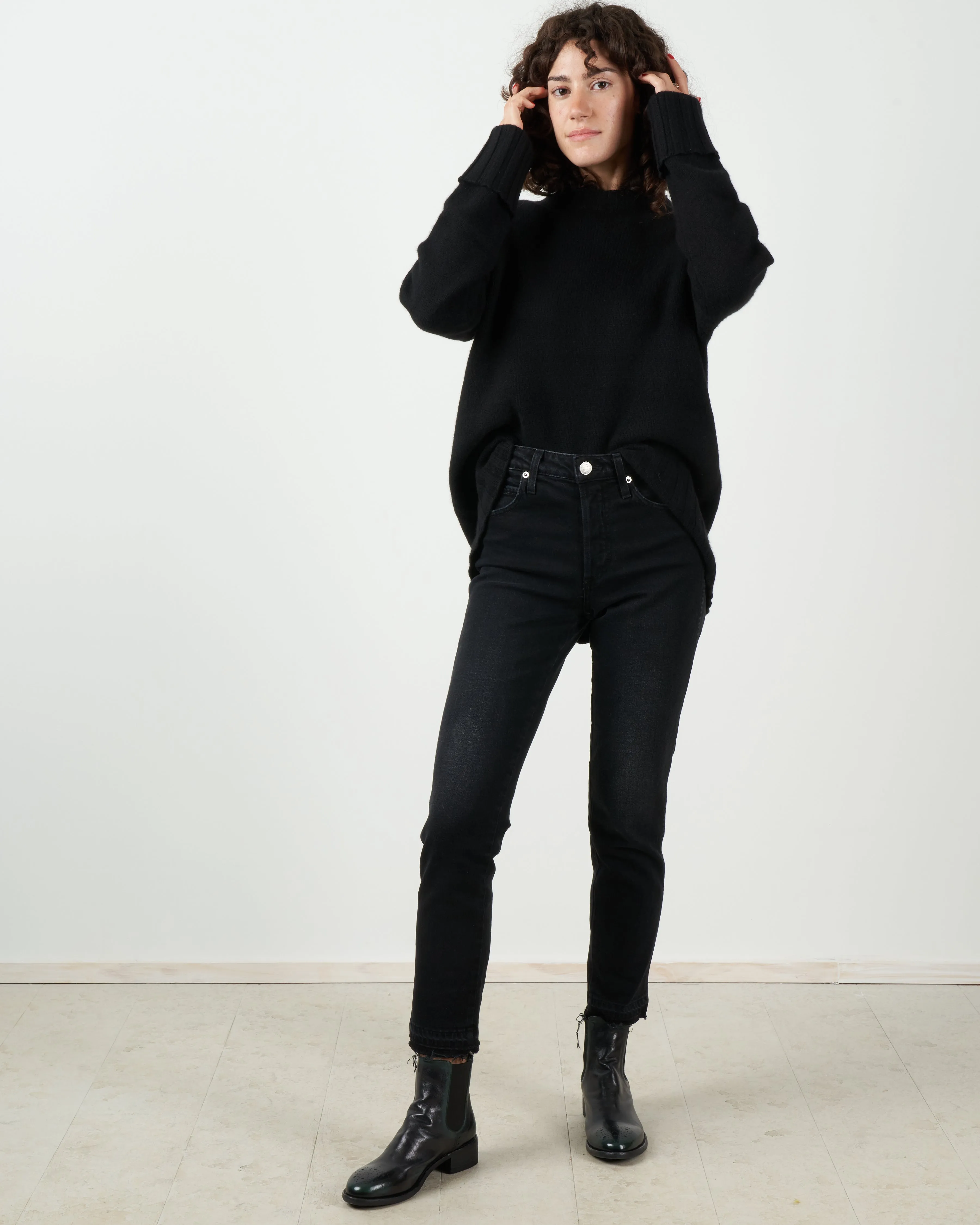 mila cashmere crew - black