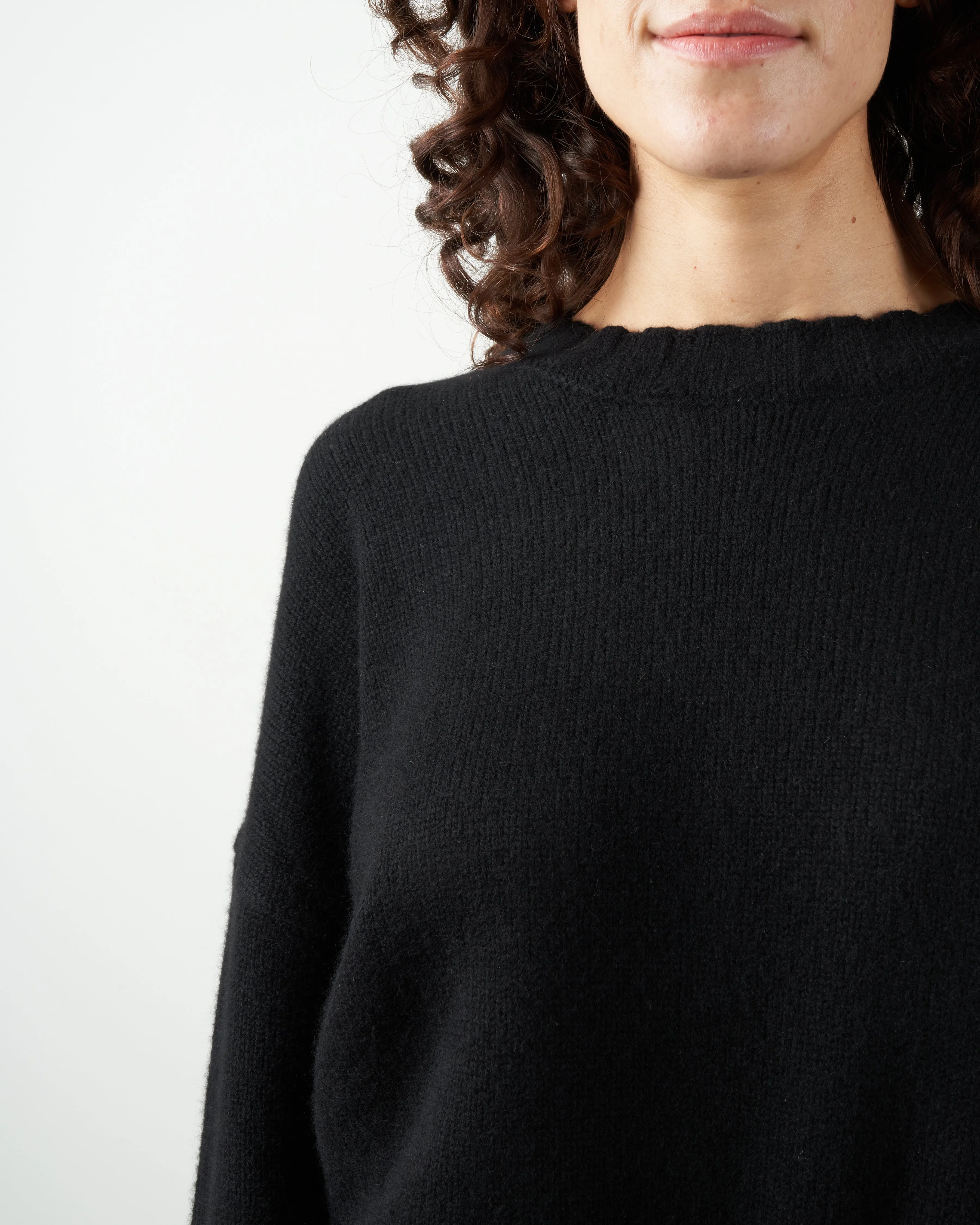 mila cashmere crew - black