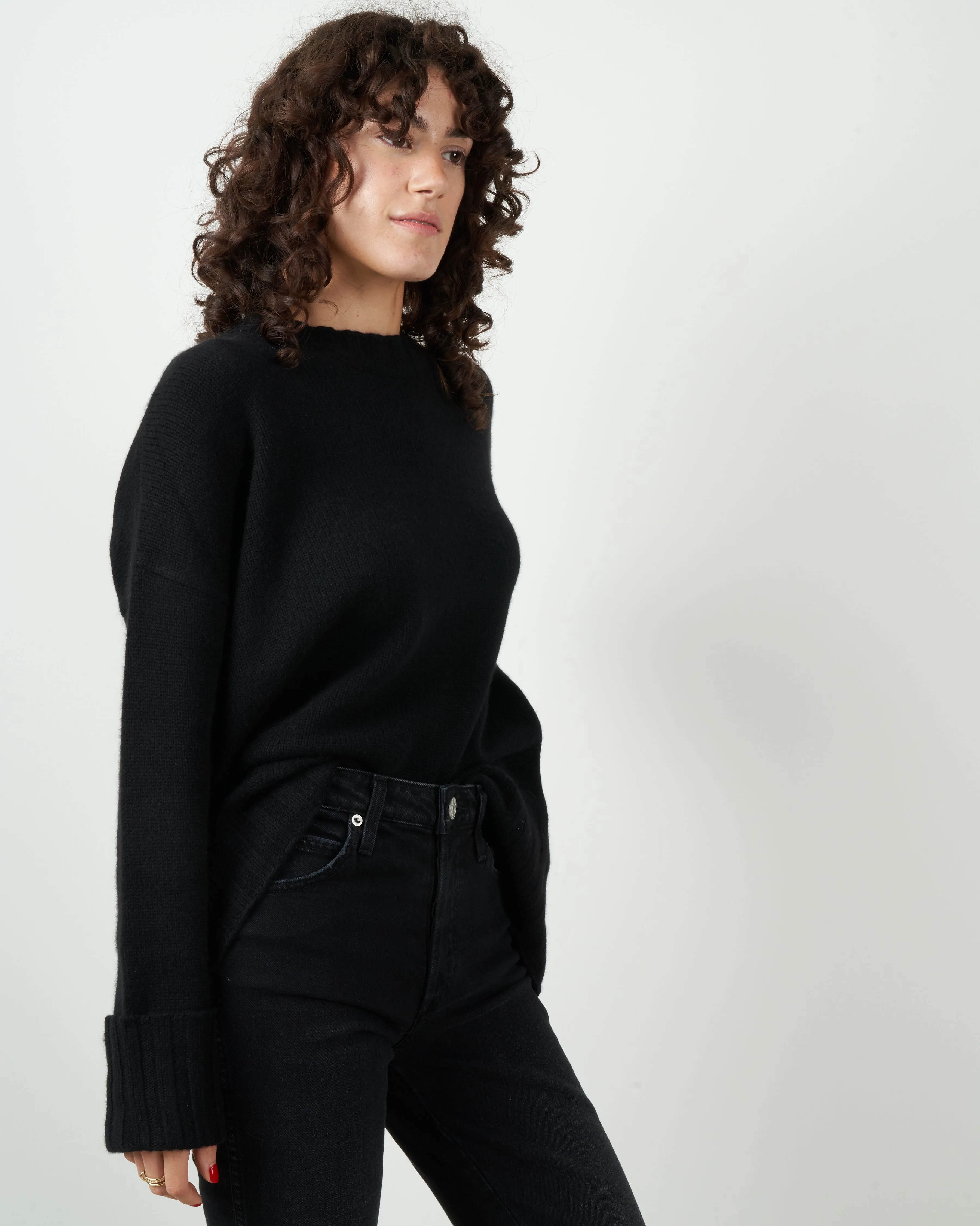 mila cashmere crew - black
