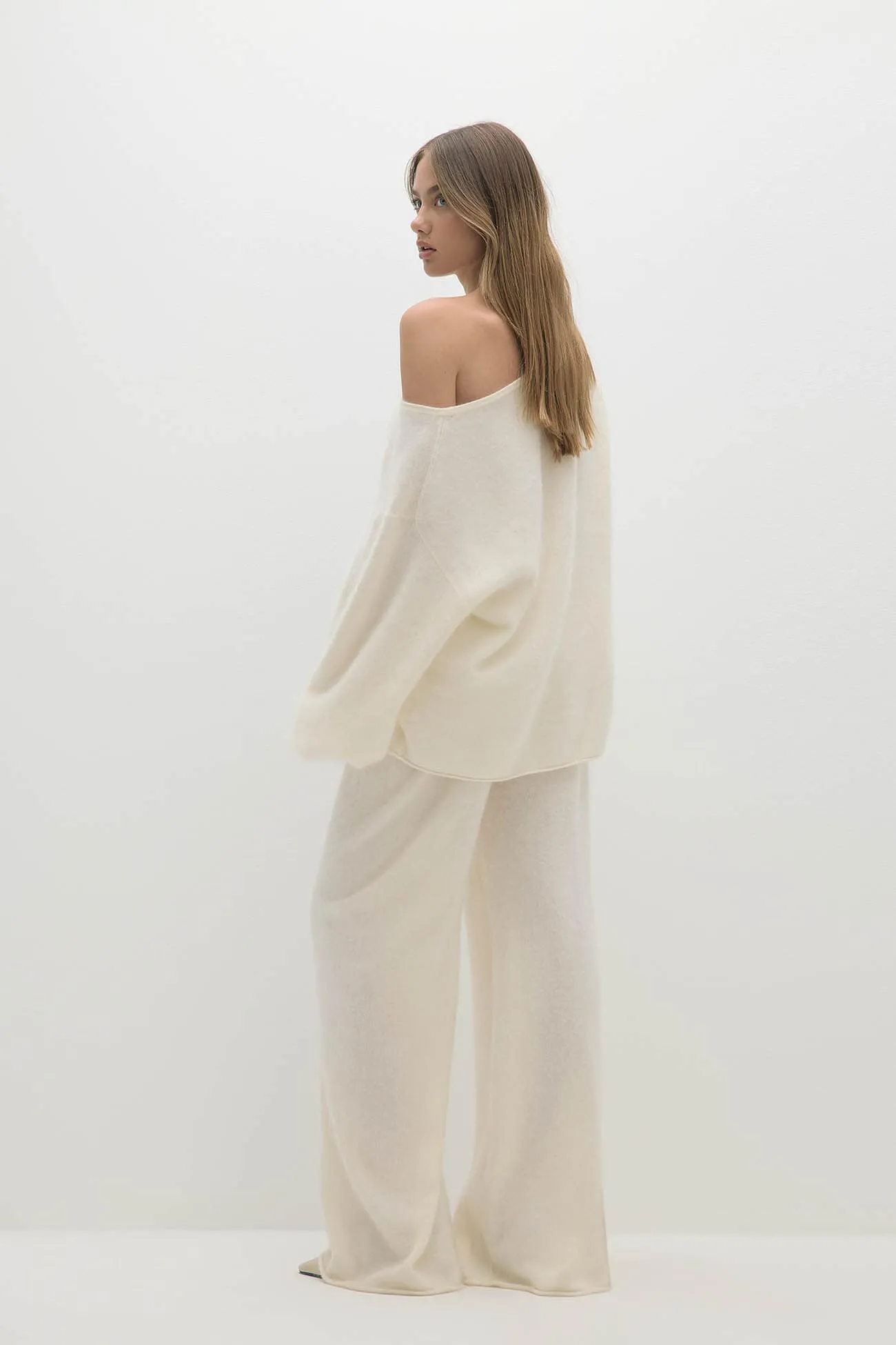 PENELOPE BRUSHED CASHMERE BOATNECK SWEATER
