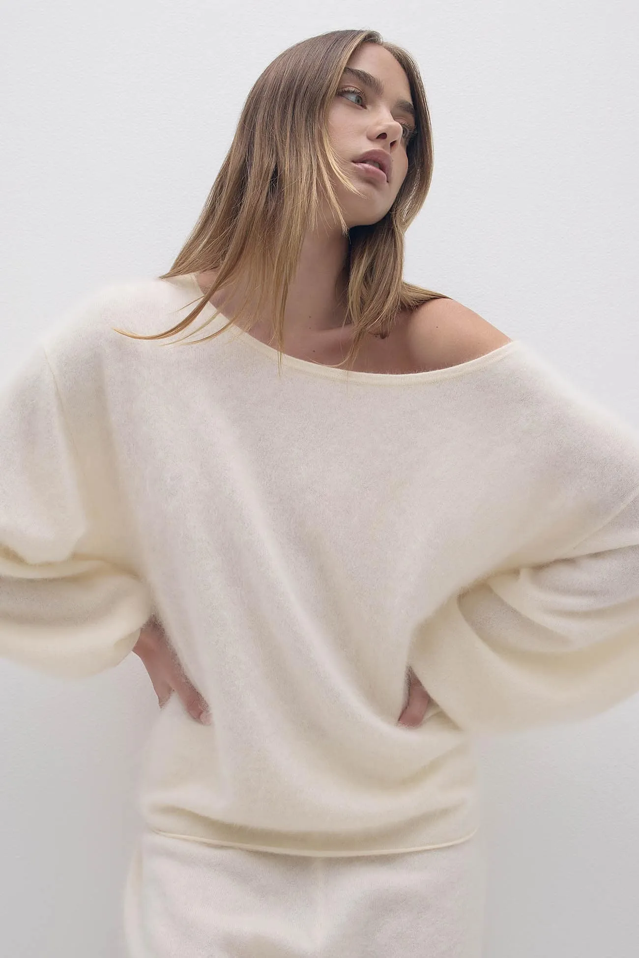 PENELOPE BRUSHED CASHMERE BOATNECK SWEATER