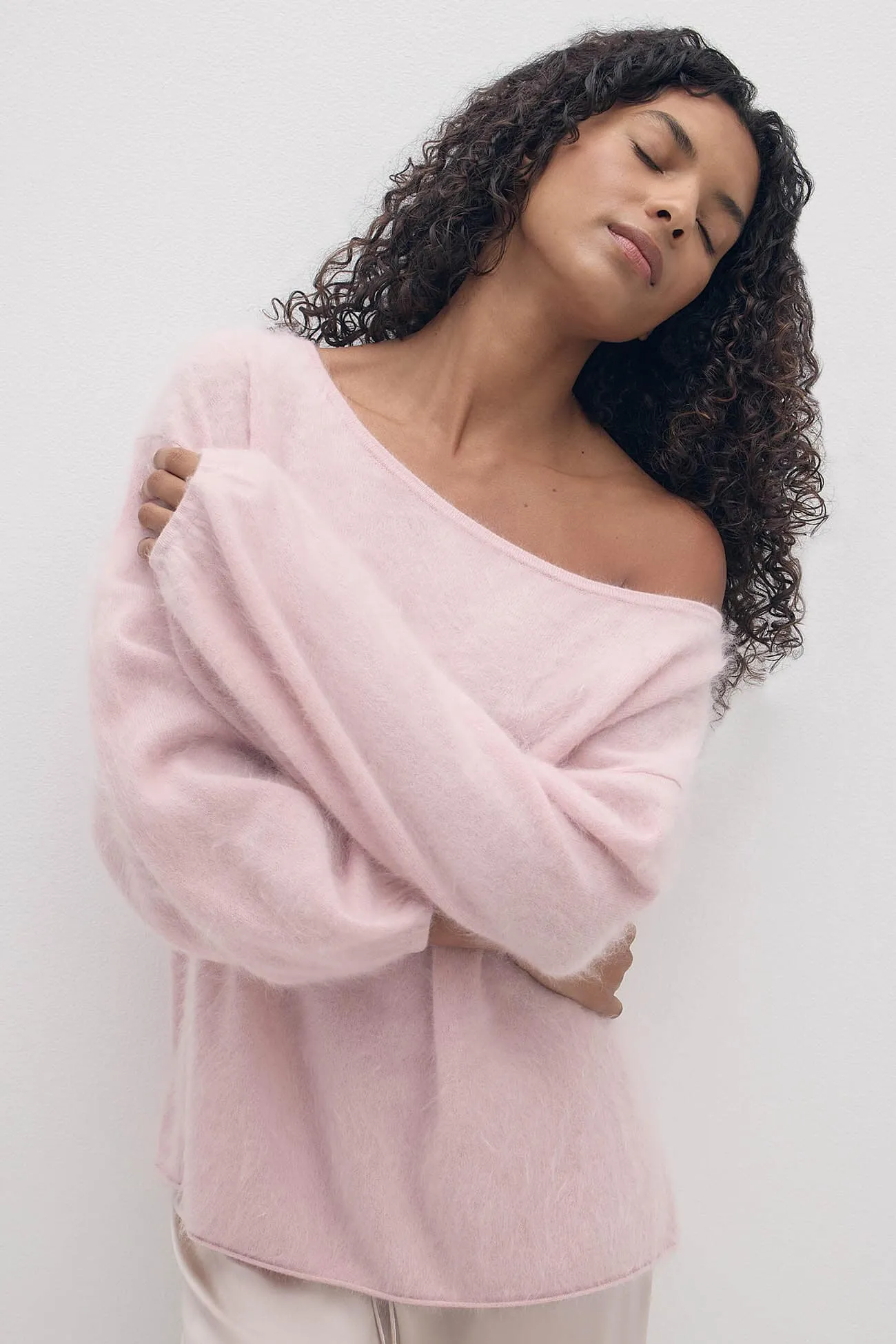 PENELOPE BRUSHED CASHMERE BOATNECK SWEATER