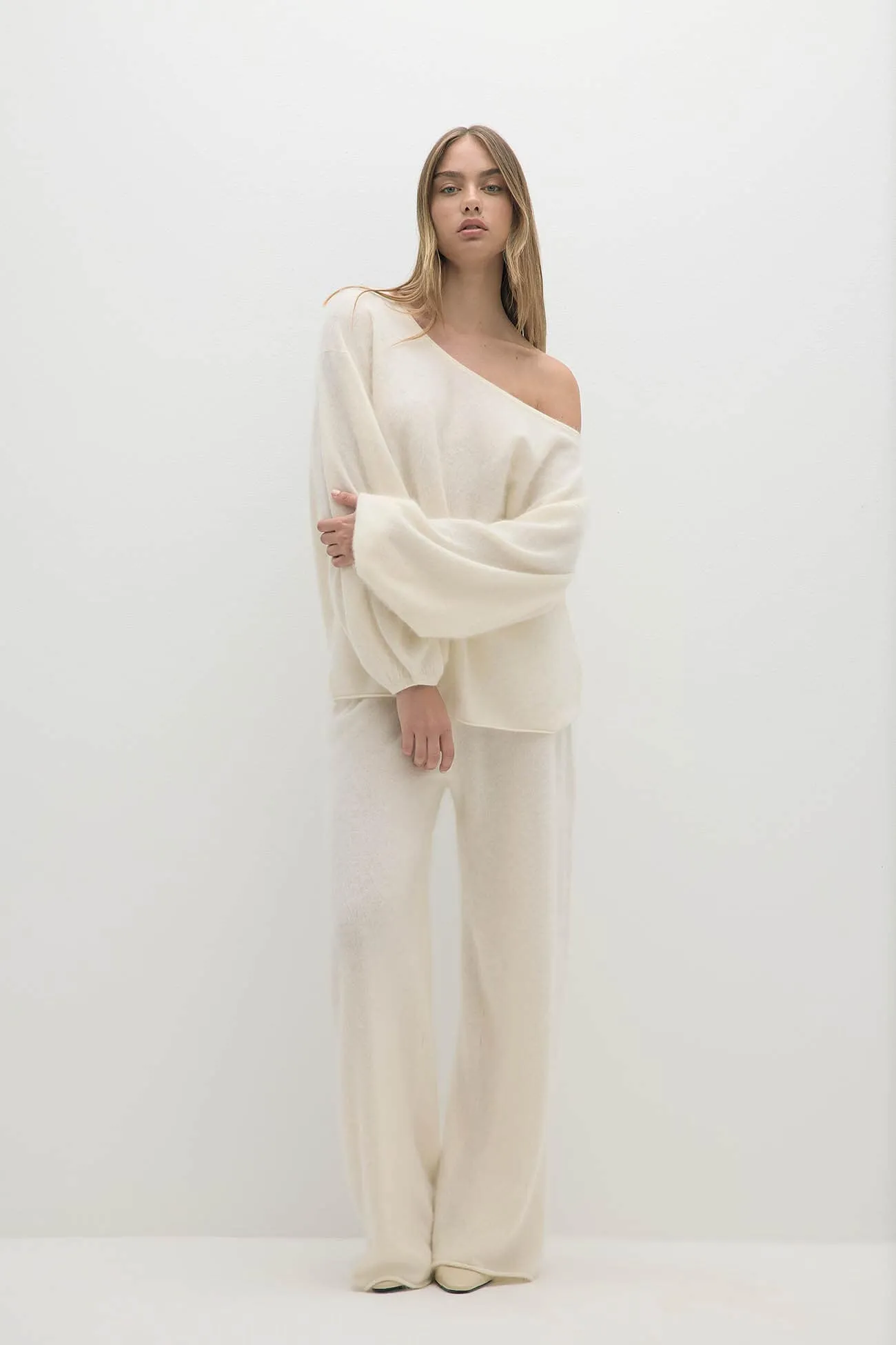 PENELOPE BRUSHED CASHMERE BOATNECK SWEATER