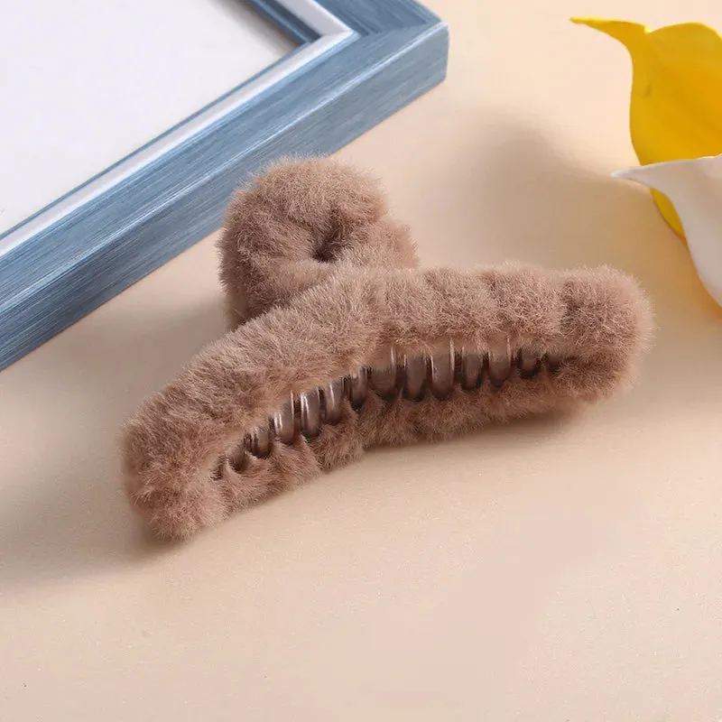 Plush Hair Claw Elegant Acrylic Hairpins Faux Fur Hair Clip Barrette Crab Headwear for Women Girls Hair Accessories