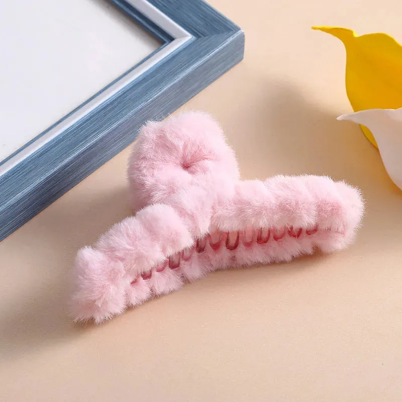 Plush Hair Claw Elegant Acrylic Hairpins Faux Fur Hair Clip Barrette Crab Headwear for Women Girls Hair Accessories