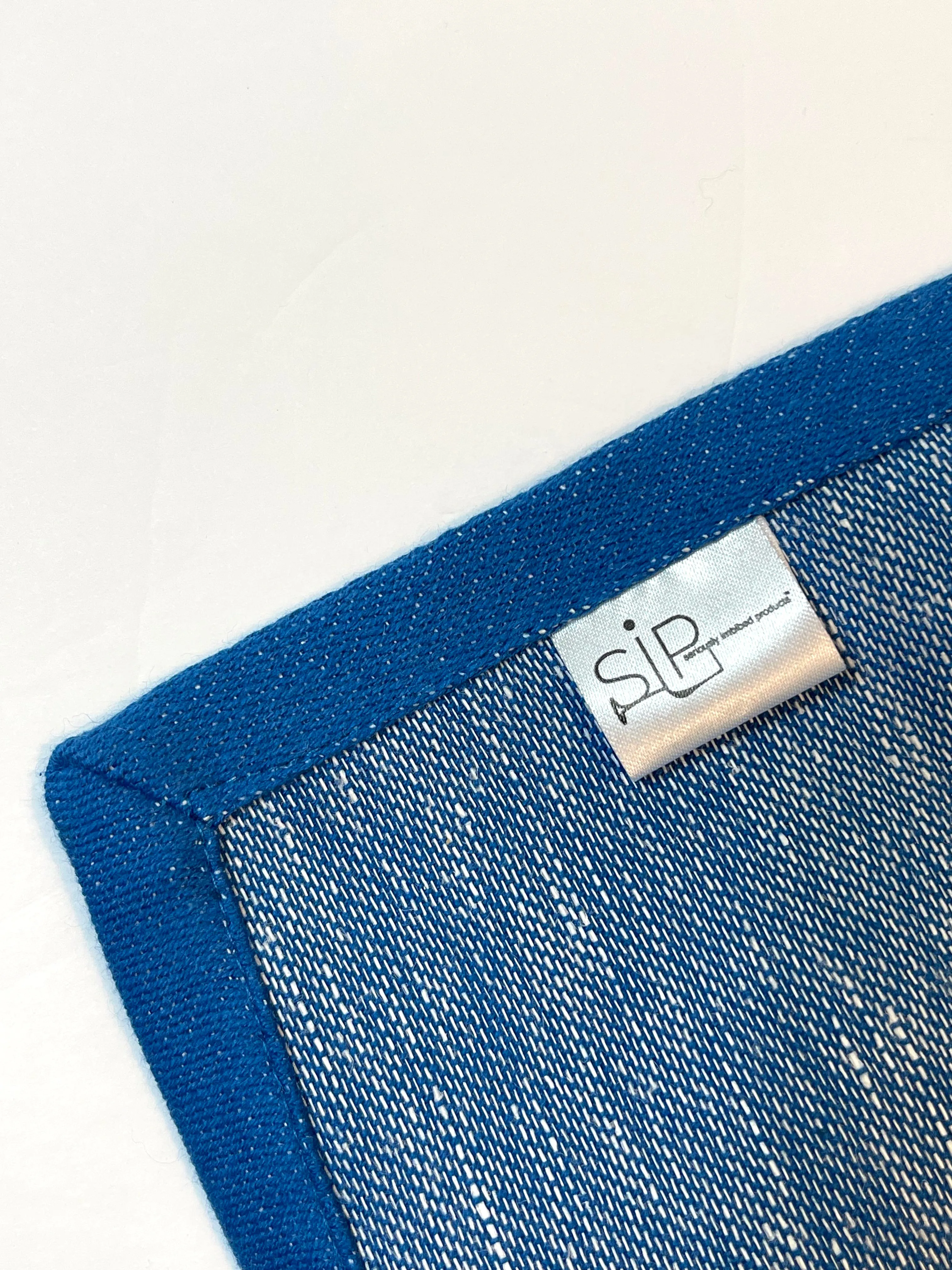"Loving Life" Napkin (Set of 4)