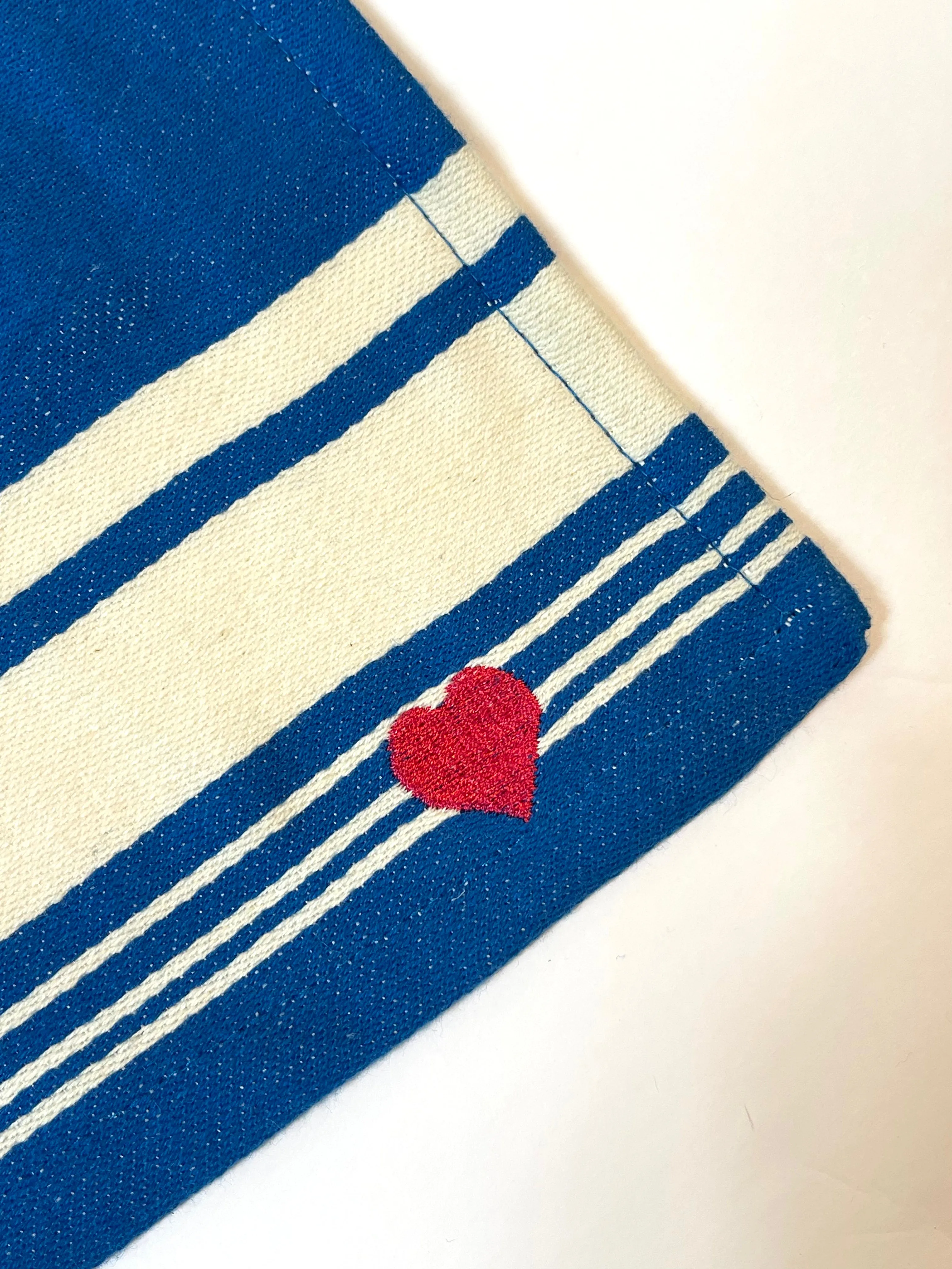 "Loving Life" Napkin (Set of 4)
