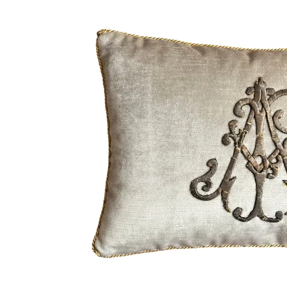 RESERVED - Antique European Raised Gold Metallic Embroidery (#E021224 | 11 x 15")