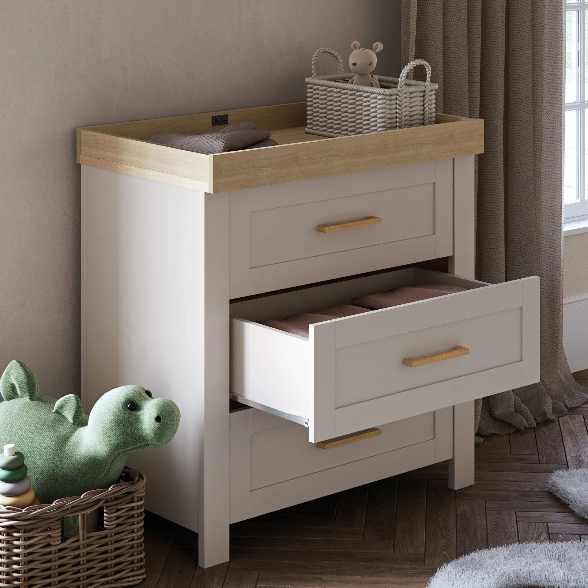 Silver Cross Seville 2 Piece Dresser Room Set in Cashmere Oak