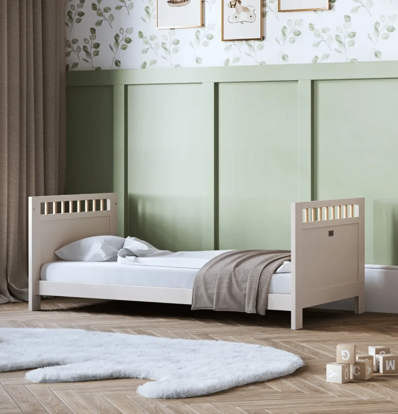 Silver Cross Seville 2 Piece Furniture Set, Dresser & Cot Bed (Collection Only)