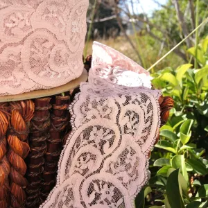 Soft Vintage Mauve Tan Swirl Galloon Lace Trim 3¼" wide