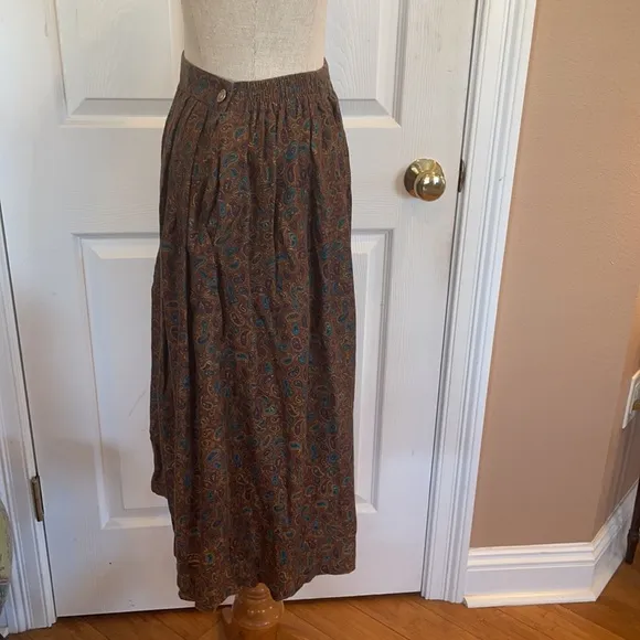 Vintage 1990s CHAUS skirt quail paisley print women’s size Petite Small midi EUC