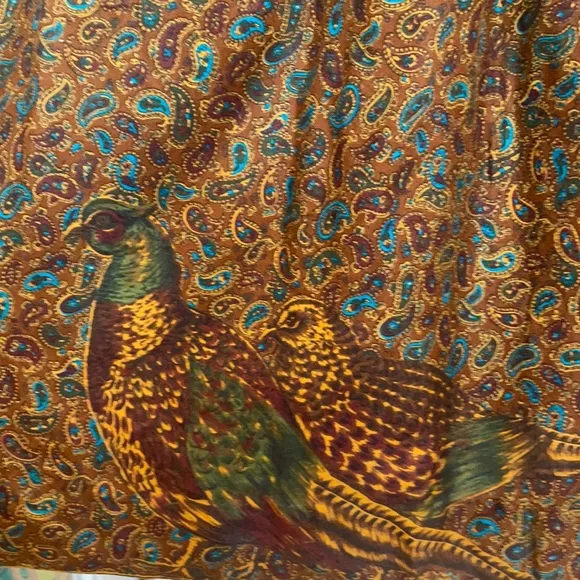 Vintage 1990s CHAUS skirt quail paisley print women’s size Petite Small midi EUC