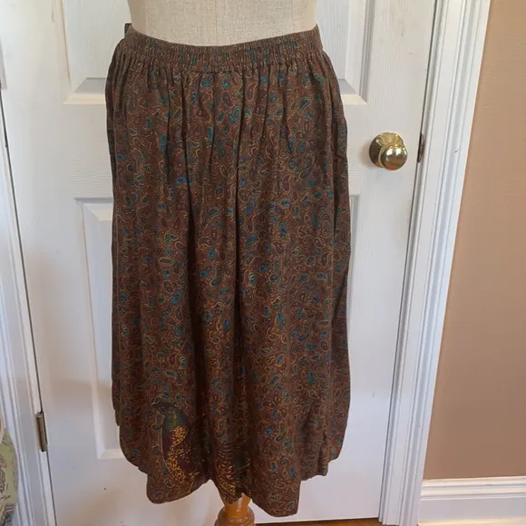 Vintage 1990s CHAUS skirt quail paisley print women’s size Petite Small midi EUC