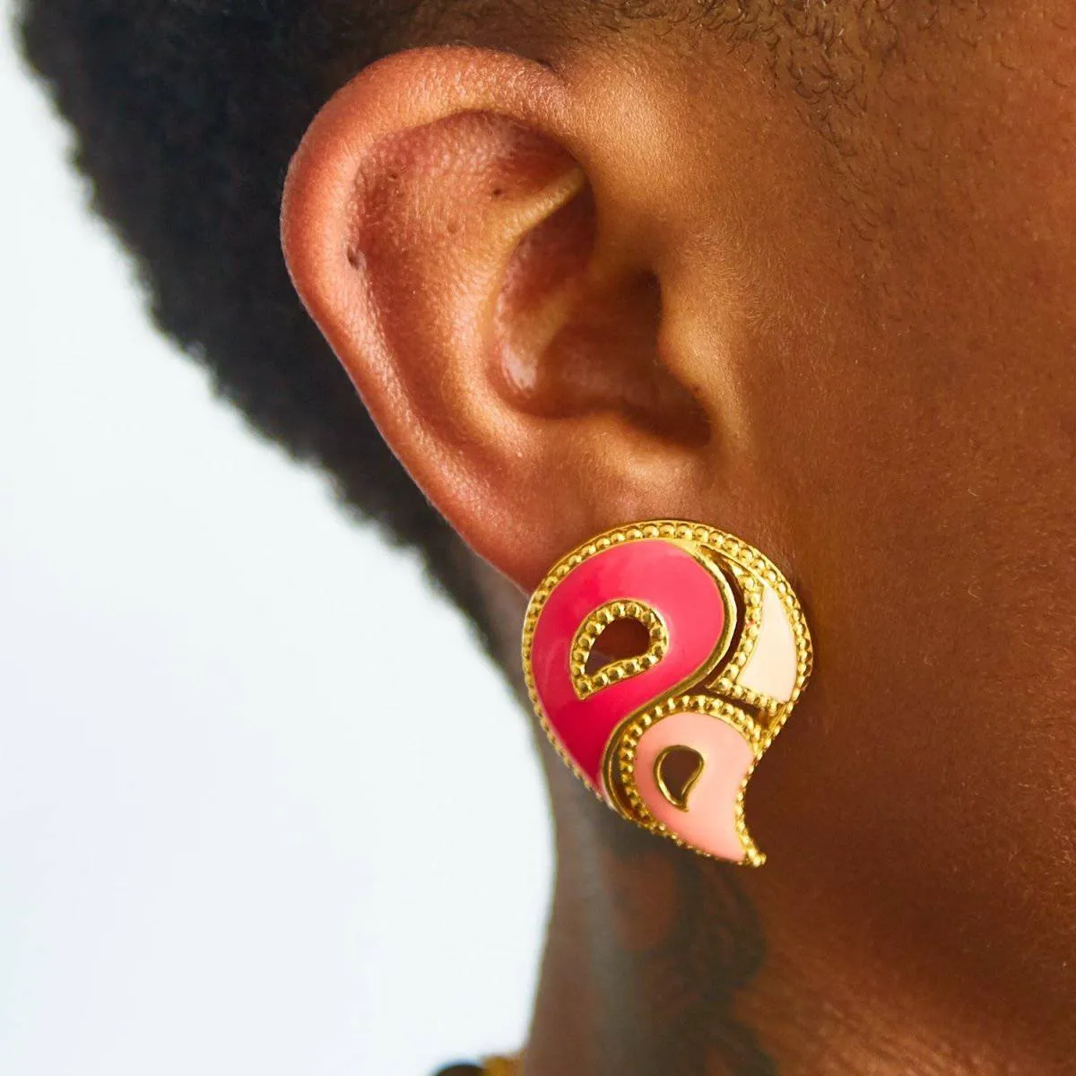 Vintage Avon Pink Paisley Earrings