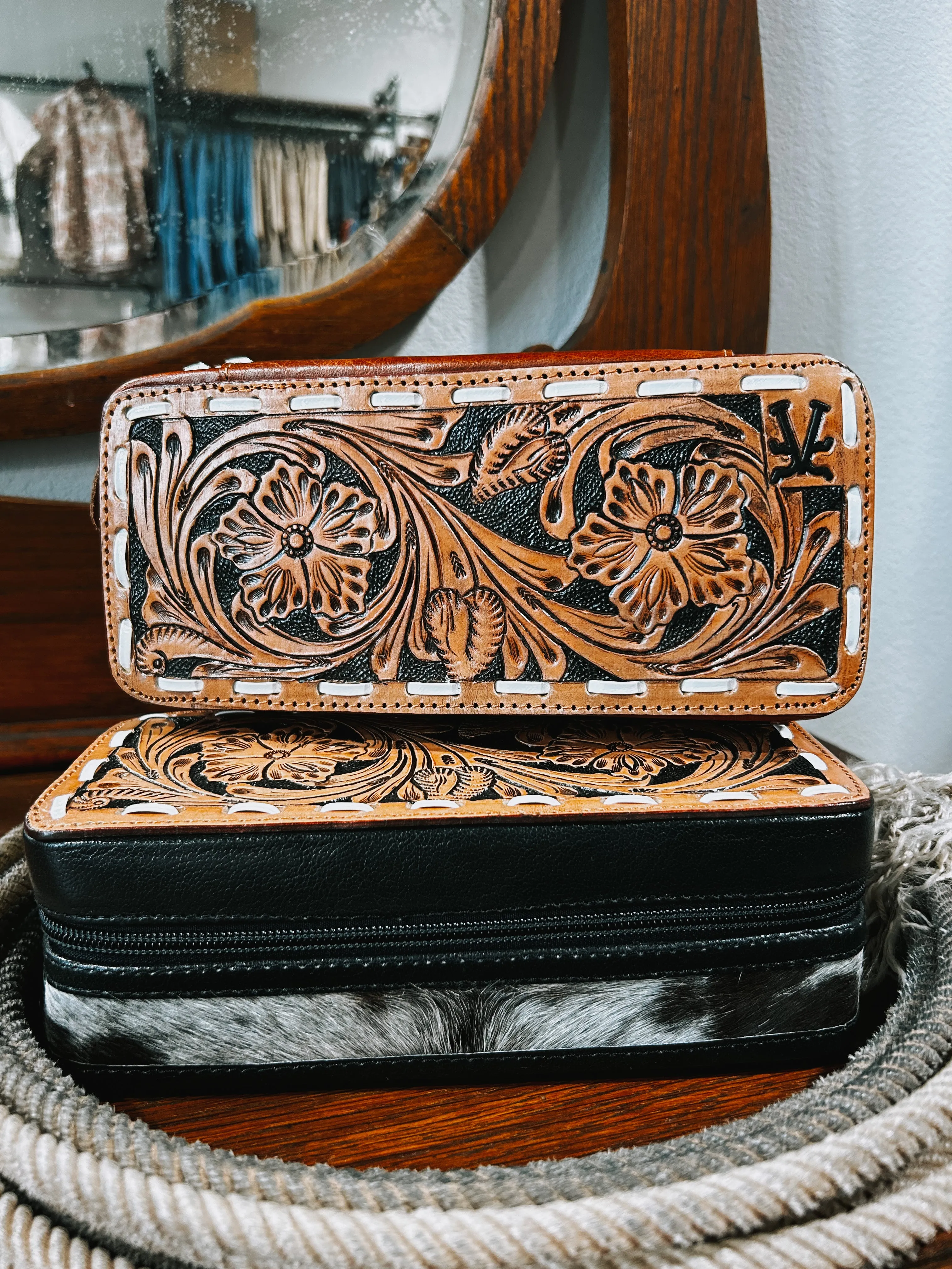 Vintage Cowgirl Mini Travel Plus Case