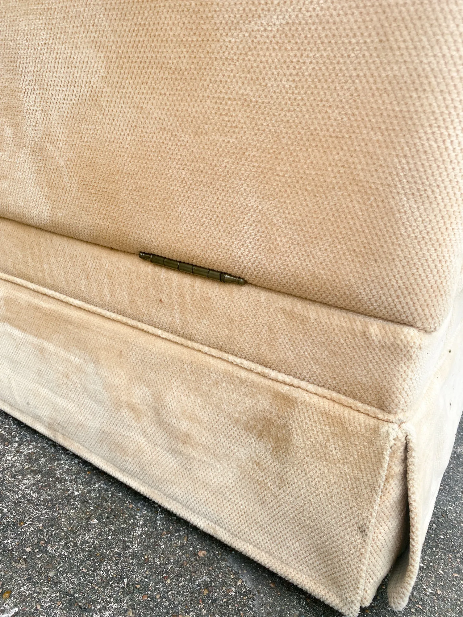 Vintage French Ivory Velvet Canapé Sofa with Adjustable Arms and Brass Finials