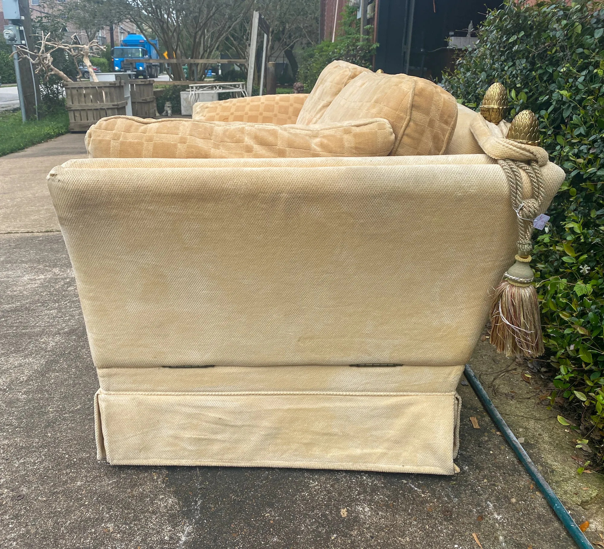 Vintage French Ivory Velvet Canapé Sofa with Adjustable Arms and Brass Finials