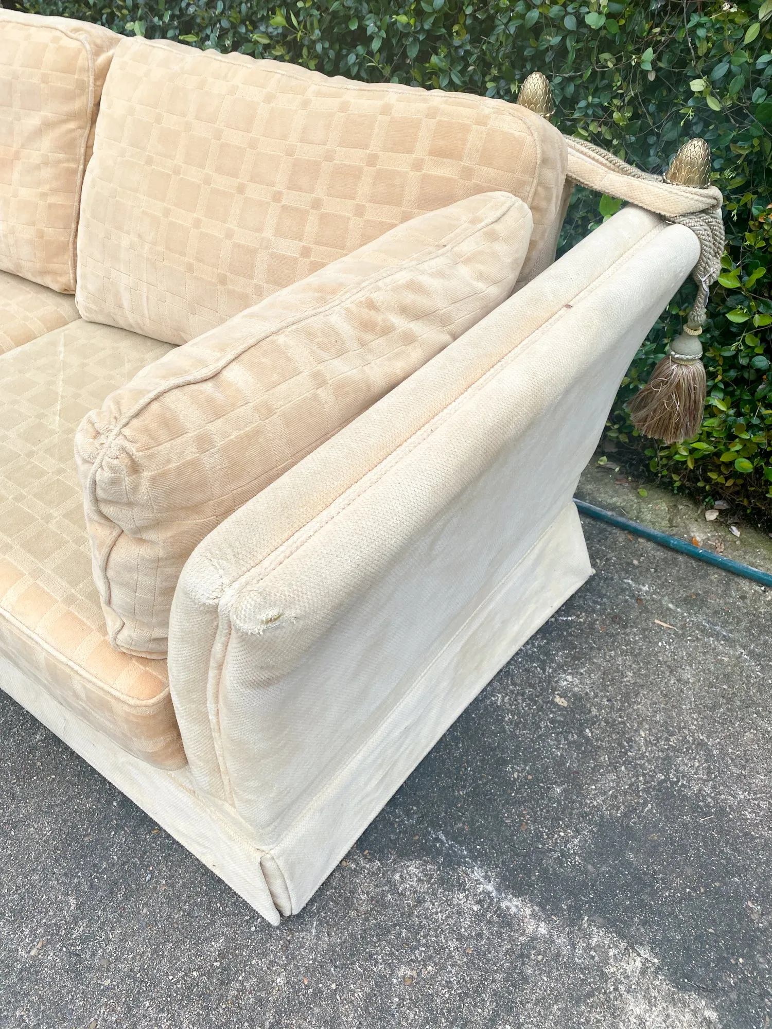 Vintage French Ivory Velvet Canapé Sofa with Adjustable Arms and Brass Finials